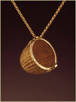 Miniature Corn Basket pendant in gold